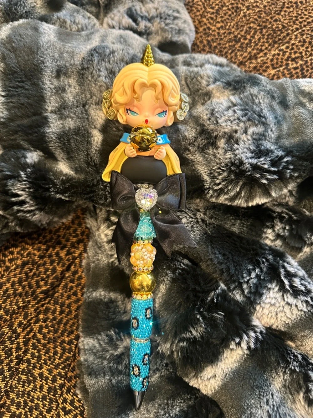Gorgeous Hand Crafted Pen with an Authentic  DoDo Sugar Nami as the Focal
